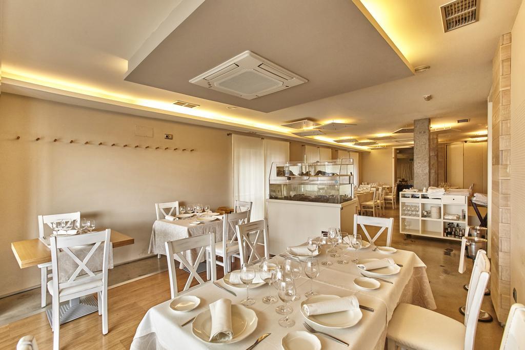 Hotel Boa Vista Viveiro Kültér fotó